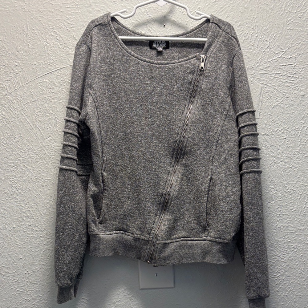 Star Wars sweater boy/girl size 16 XL cotton/poly blend excellent condition